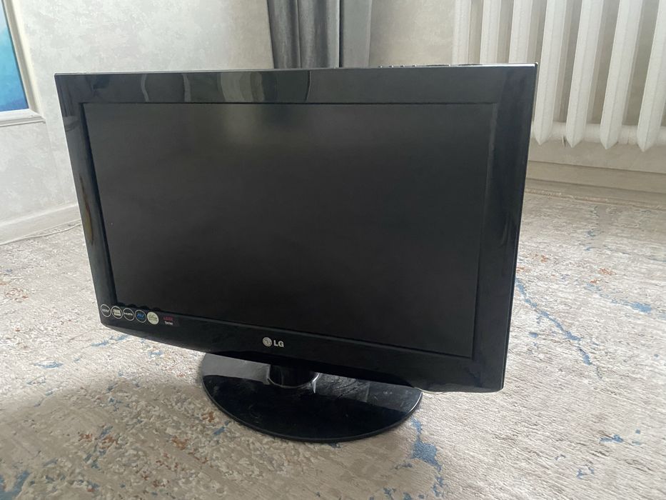 продаю телевизор LG