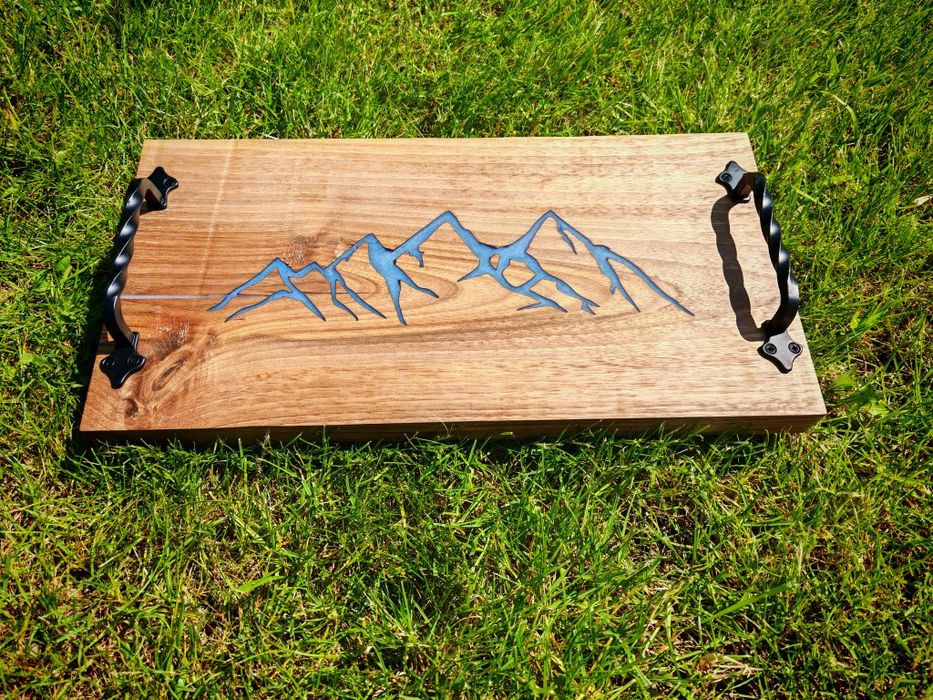 Дъспенсъри за алкохол и дъски от дърво и епоксидна смола