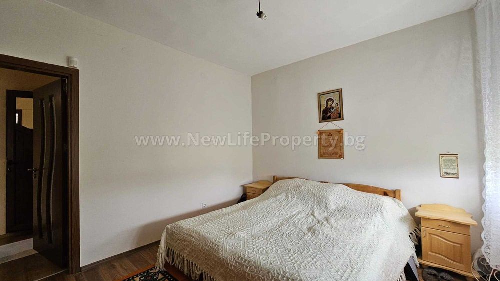 Продава се Къща в Камено - 132 кв.м за 1023 €/кв.м - Снимка #19