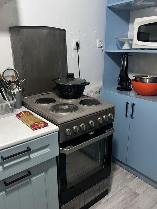 Продам электроплиту