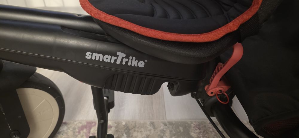 Tricicleta SmartTrike 8 in 1 cu toate accesoriile