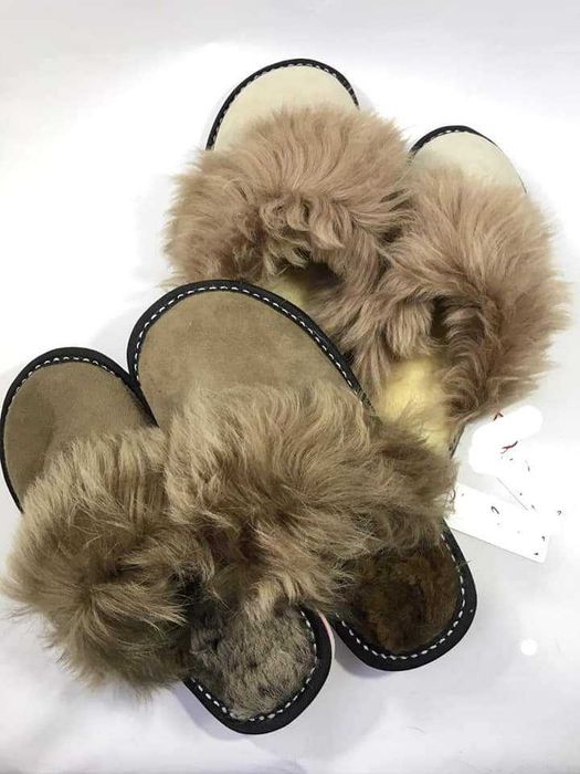 Pupuci de casă din blană naturală ovină