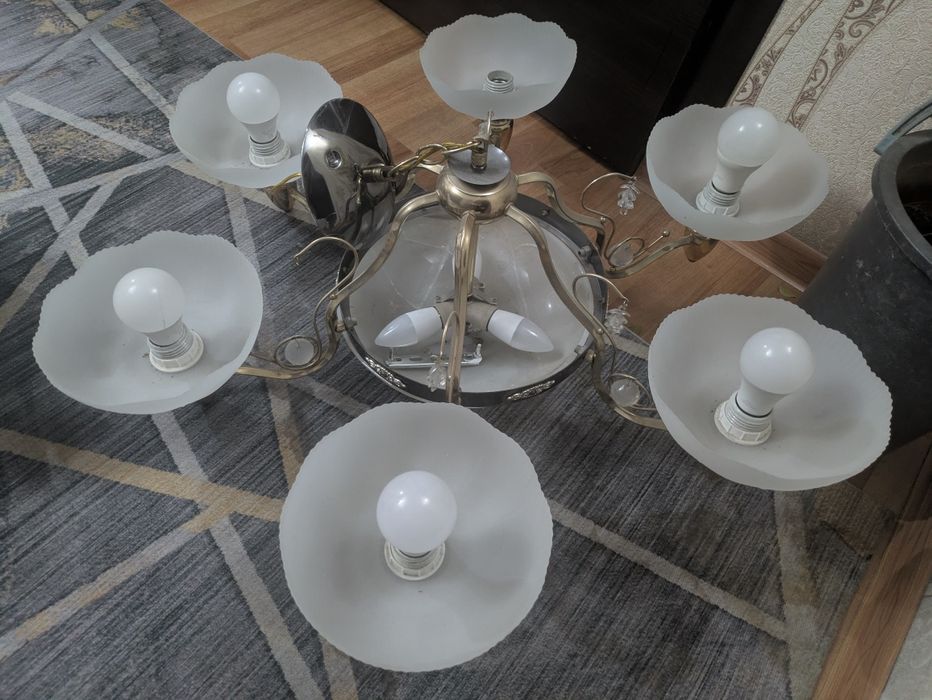 Люстра продается