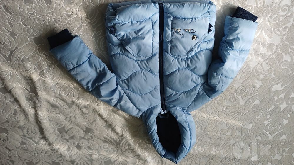 Куртка тёплая, стеганная.