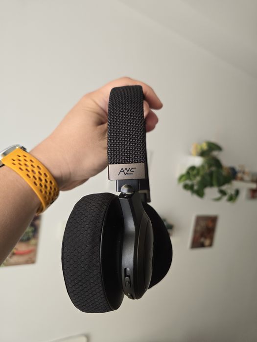 Vand casti over-the-ear JBL ca noi