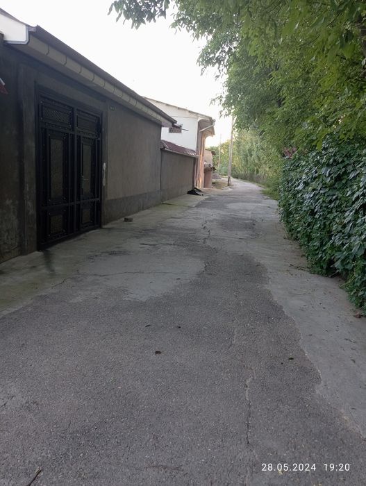 Дом вдоль речки зах