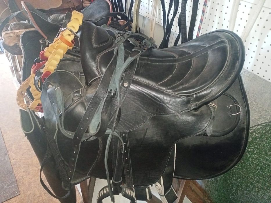 Седло выездное..