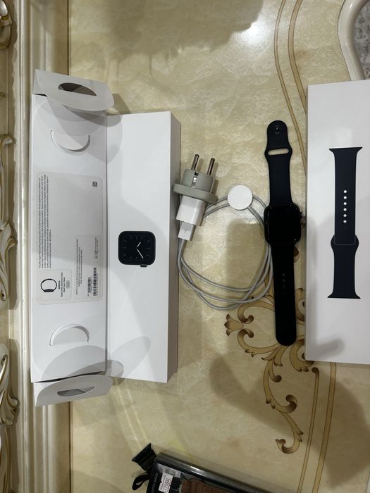 Продам iwatch 5 44mm