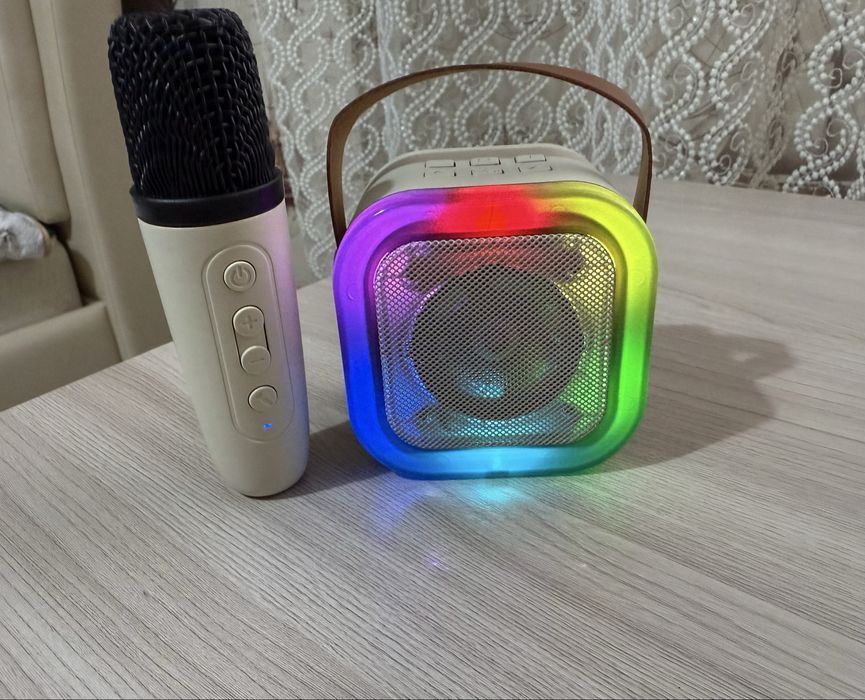 Продаю мини колонку с микрофоном