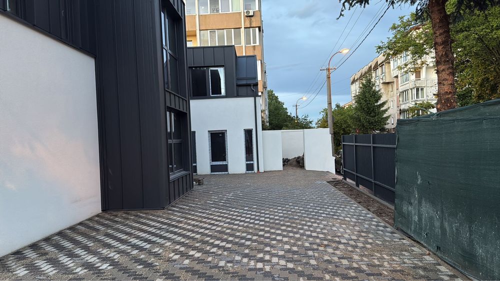 Clădire de vânzare pt birouri zona Iulius Mall