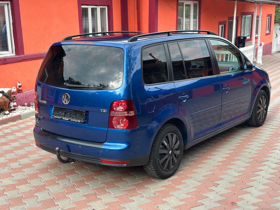 Volkswagen Touran 1.4 benzină 140 CP recent adusa din Germania