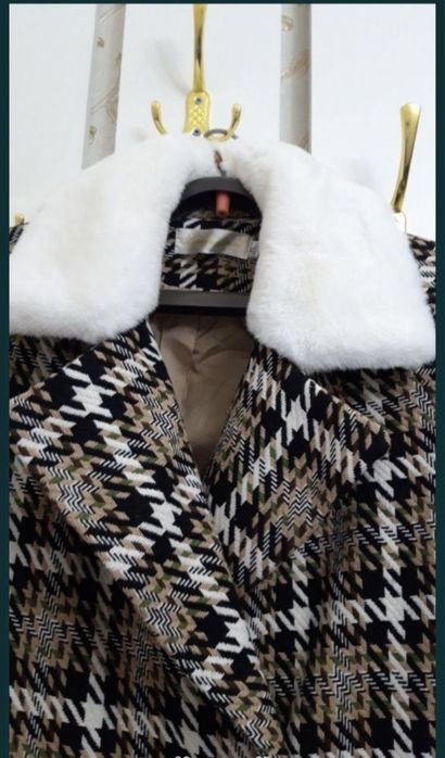 Стильное пальто красивое