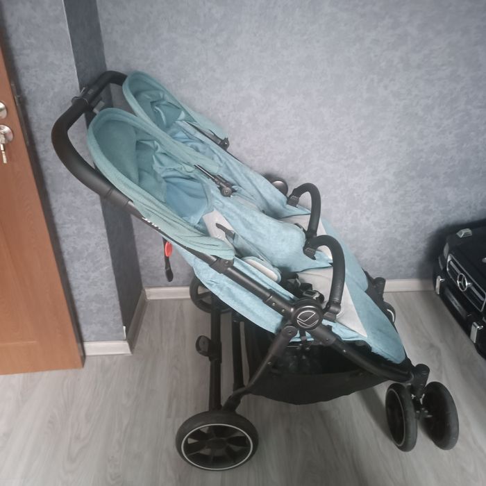 Намалена Количка за близнаци или породени JANE Twinlink, като нова