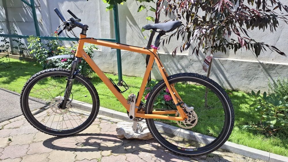 Bicicletă MTB 26” aluminiu, Shimano Deore LX / XT, frâne hidraulice, Manitou, Mavic