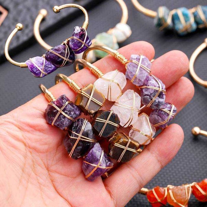 Brăţară din cupru aurit cu 3 cristale de fluorit brut natural