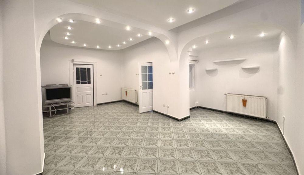 Închiriez spațiu (60 mp) zona centrală - Democrației