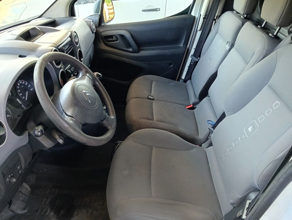 Citroen Berlingo 1.6HDi 75кс 2012г / 2+1 места / товарен