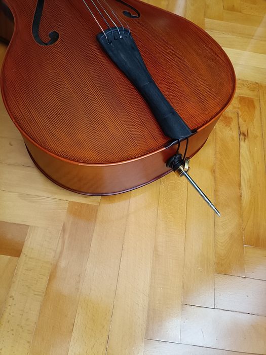 Vând   violoncel