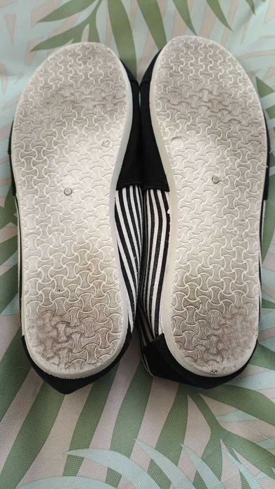 Два чифта унисекс еспадрили, 42 номер, 27 см. стелка