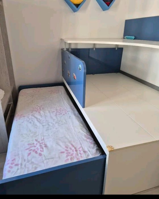 Pat camera copii  Ipotești