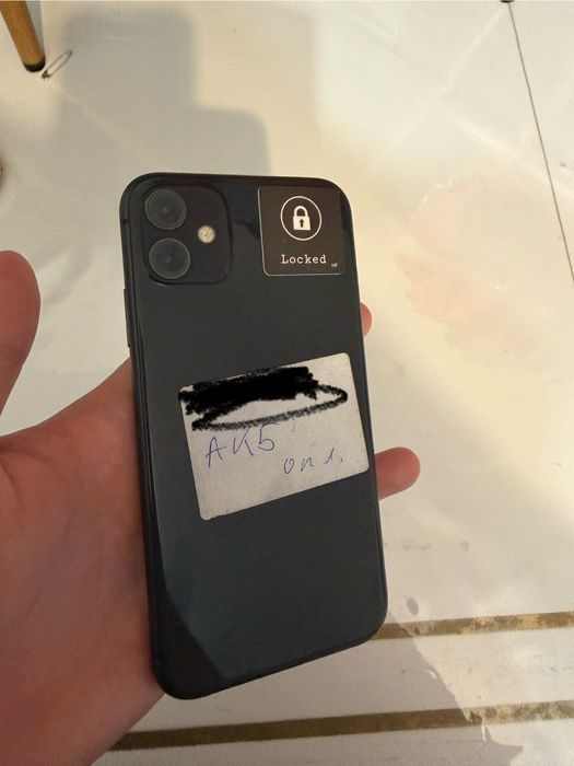 Продам айфон 11