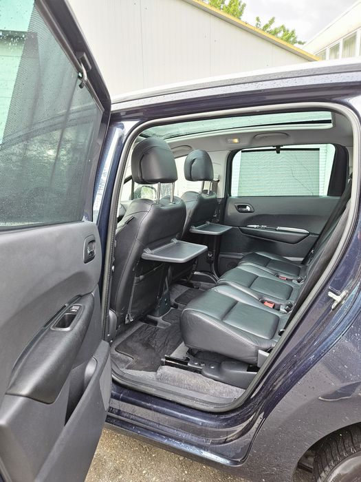 Peugeot 5008 - cutie automata