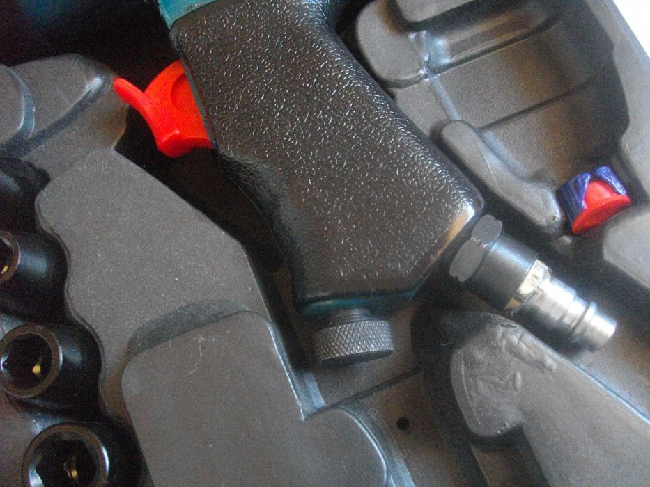 Белгийски ГАЙКОВЕРТ АКУМУЛАТОРЕН 160 Nm  18V Li-ion ГАЙКОВЕРТ 12V авто