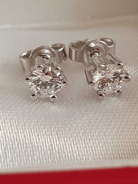 Cercei Stud Punto Luce aur alb cu diamante naturale 0,7ct VVS top unisex