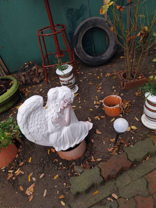 Statuete îngeri decor grădină – 250 lei/buc