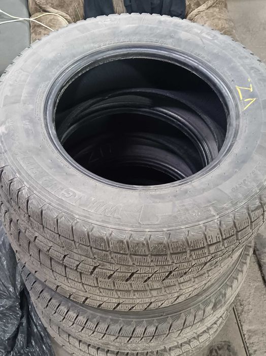 Продам комплект автомобильных шины