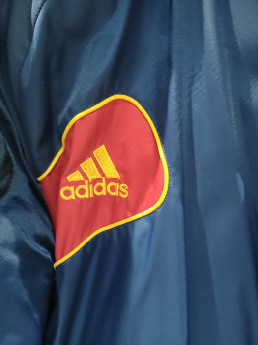 Продавам дебела зимна парка на Испания