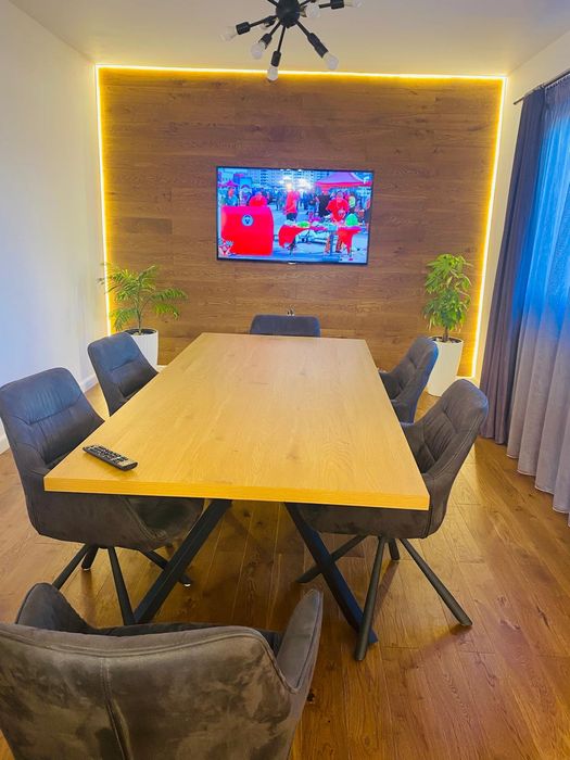 Vand masa dining noua