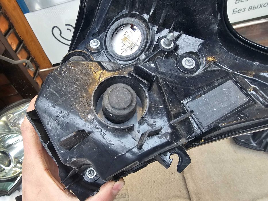 Задняя оптика LEXUS NX