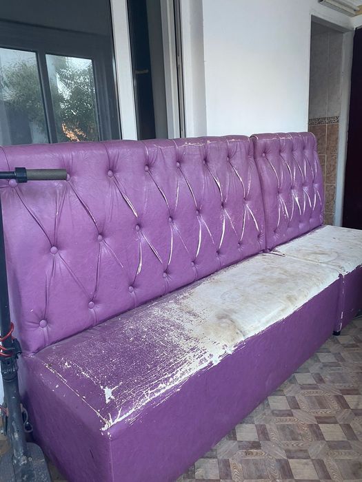 Диван для кухни..