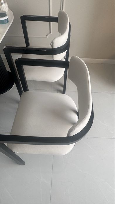 Стулья количестве 6 шт