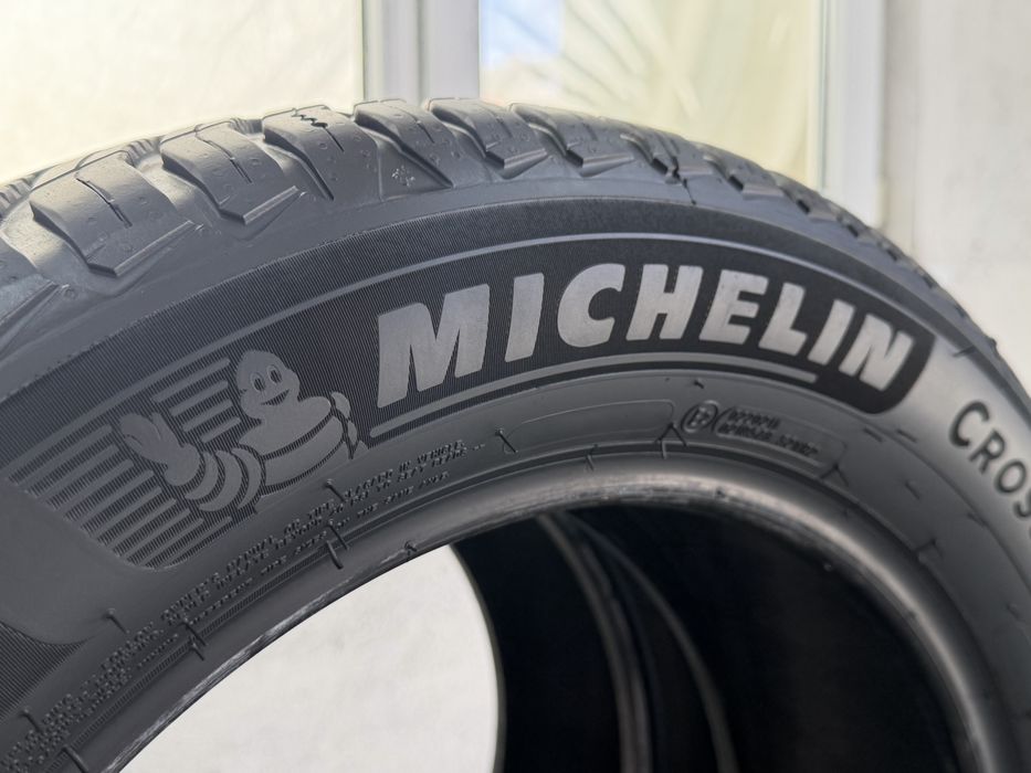 215/55/17 Michelin 2Броя: 150€ 6.5мм Всесезонни гуми