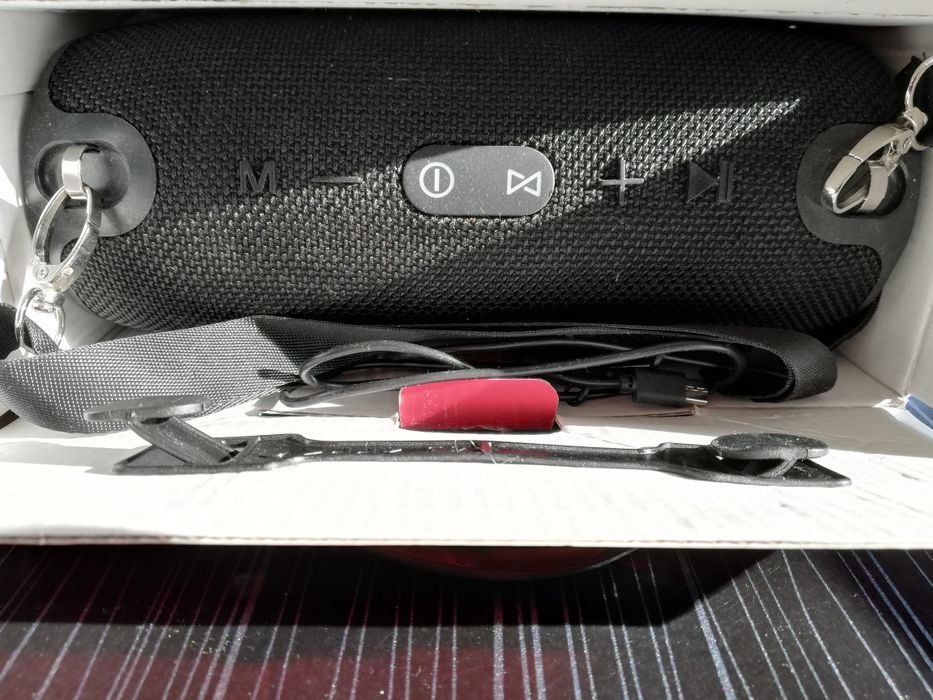 Преносима стерео тонколонка