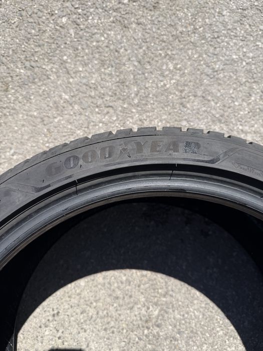 Продавам 4 броя всесезонни гуми Goodyear 225/40/18