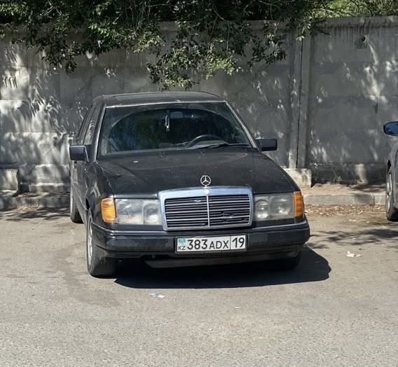 Продам машину Мерседес 124