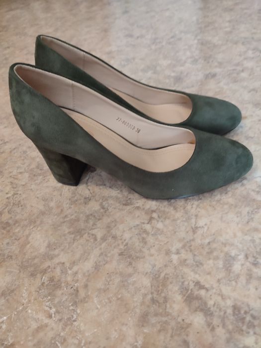 Продам туфли по 2000 тг