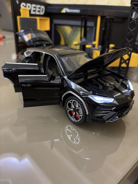 1:24 olchamdagi sifatli model mashinalar sotiladi