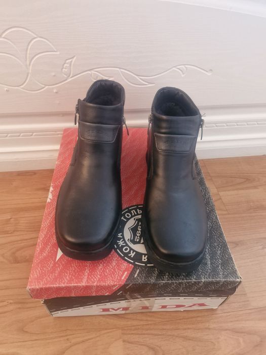 Продам обувь Mida