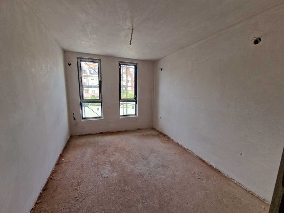 Продава се Тристаен апартамент в Благоевград, Освобождение - 90 кв.м за 689 €/кв.м - Снимка #2