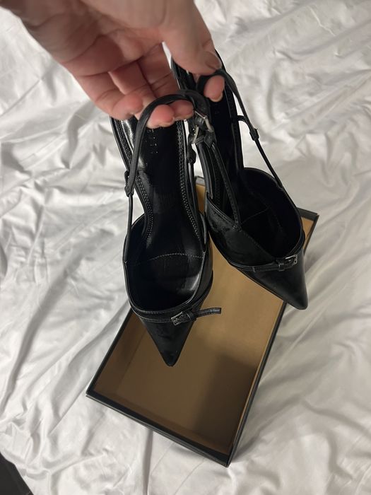 Стилни черни обувки на ток