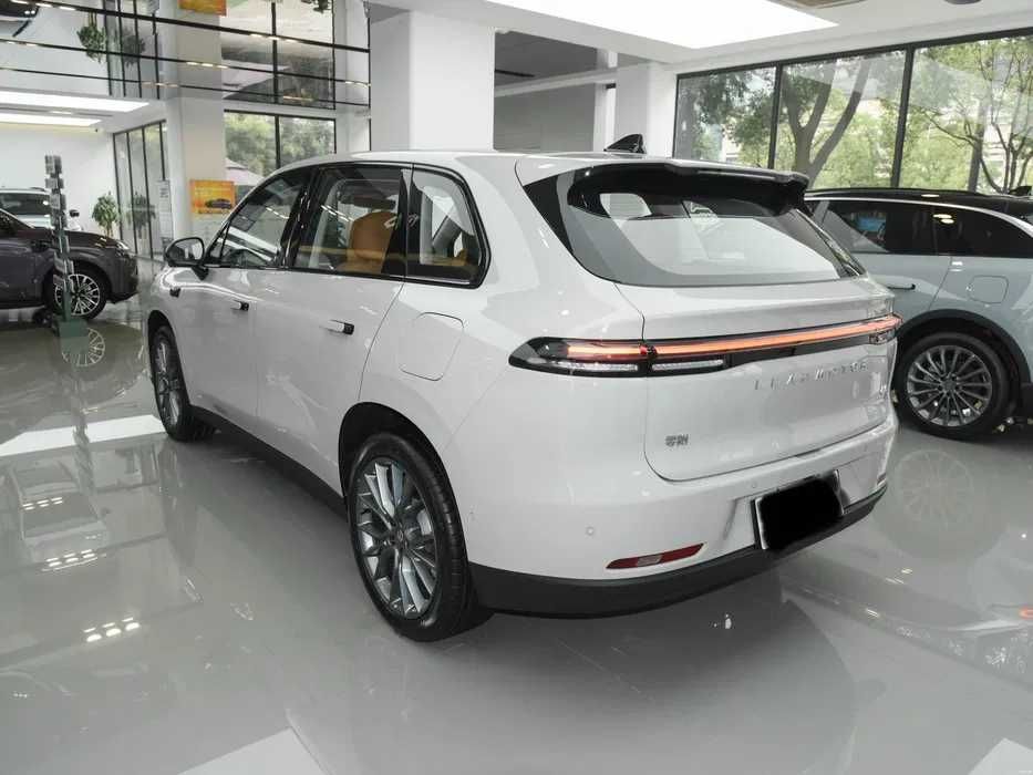 Leapmotor C10 gibrid va elektor 2025 nasiya va naxt