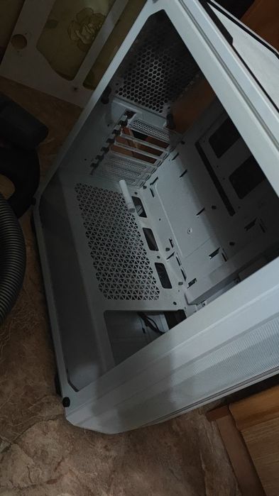 Продам корпус be quiet pure base 500dx white