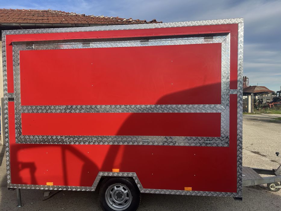 Изрботвам Каравани и търговски фургони за бързо хранене