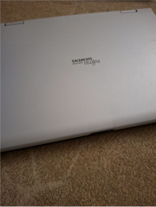 Laptop  mini Acer One fara incarcator + Laptop Toshiba cu incarcator