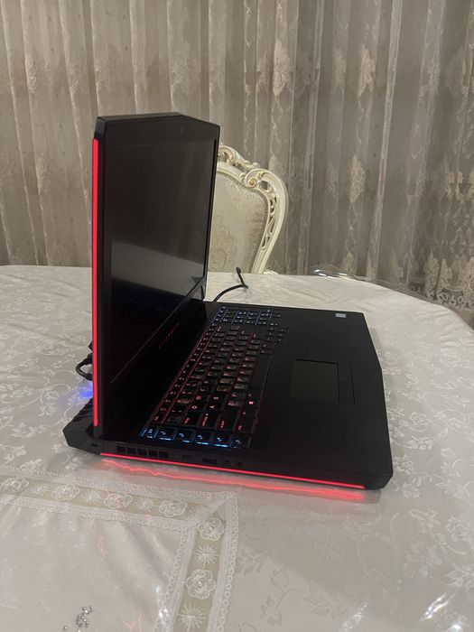 Alienware 17 R5 (GTX 1080) на запчасти + Новый БП