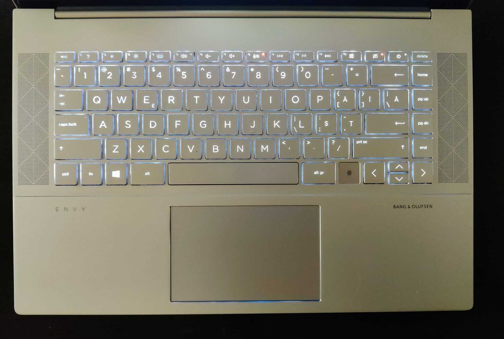 Laptop HP ENVY 15.6 (uz minim, stare impecabila) --- i7 11800H, Display tactil, 16GB RAM, SSD 1 TB, NVIDIA RTX 3050Ti 4GB